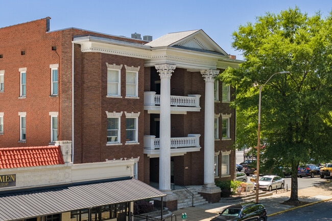 Fountain Plaza - Fitzgerald Apartments