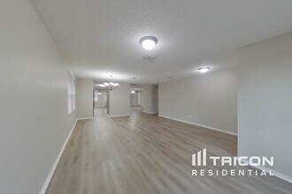 2011 Kalgary Ln in Grand Prairie, TX - Building Photo - Building Photo