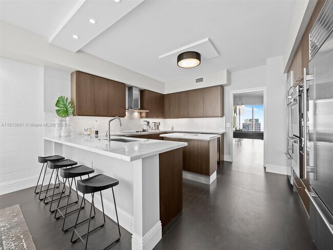 333 Las Olas Way in Fort Lauderdale, FL - Building Photo - Building Photo