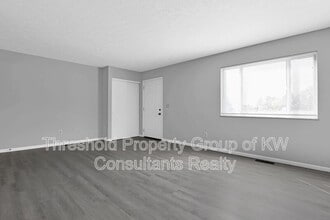 2522-2524 Weyburn Rd in Columbus, OH - Building Photo - Building Photo