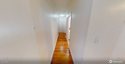 1563 Beacon St, Unit 6 in Brookline, MA - Foto de edificio - Building Photo