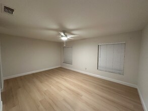 2834 Wild Pepper Ave in Deltona, FL - Foto de edificio - Building Photo