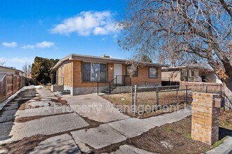 443 Dorothea Way in Salt Lake City, UT - Building Photo - Building Photo