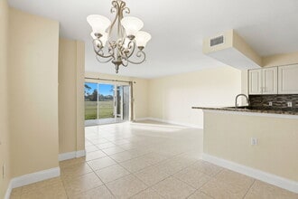 13839 Fairway Island Dr, Unit 1111 in Orlando, FL - Building Photo - Building Photo