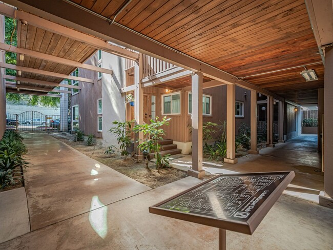 2600 Torrey Pines Rd in San Diego, CA - Building Photo - Building Photo