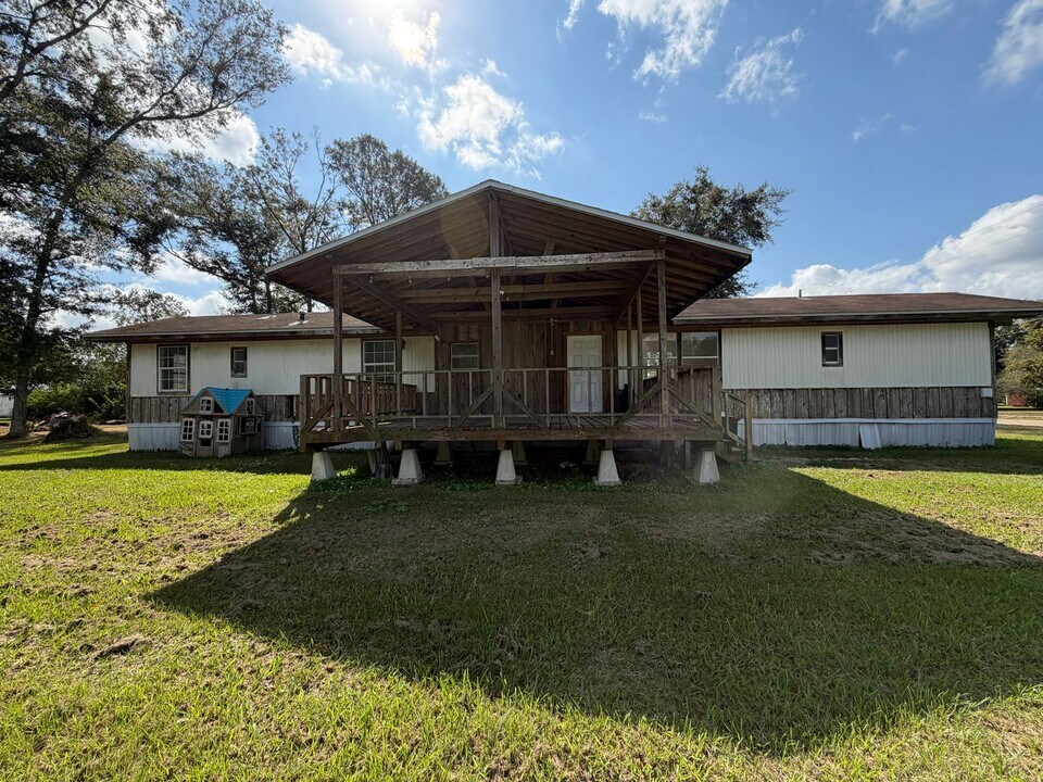 310 12th St in Kinder, LA - Building Photo