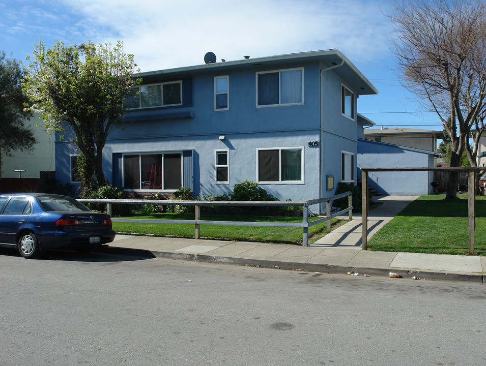 405 Rogell Ct in San Mateo, CA - Building Photo