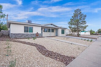 7904 Parkland Dr in El Paso, TX - Foto de edificio - Building Photo