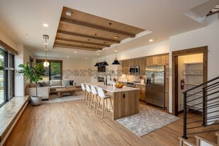 824 S 8th Ave, Unit 2 in Bozeman, MT - Building Photo