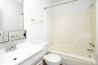 Sage Terrace Apartments in Kalamazoo, MI - Foto de edificio - Building Photo