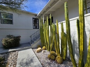 2321 Mariondale Ave in Los Angeles, CA - Building Photo - Building Photo