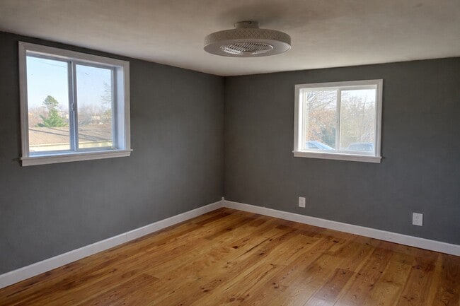 355 S 6th St, Unit B in Mammoth Spring, AR - Foto de edificio - Building Photo