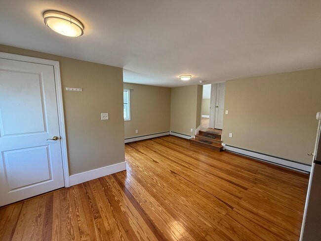 3 Pond St, Unit Apt. 2 in Salem, NH - Building Photo - Building Photo