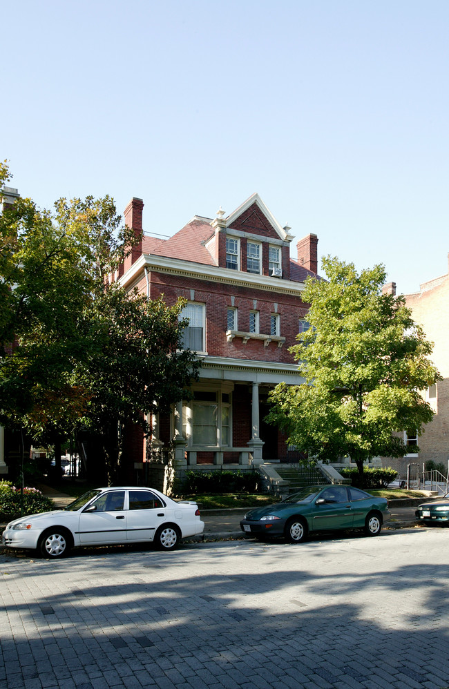 1831 Monument Ave in Richmond, VA - Building Photo - Building Photo