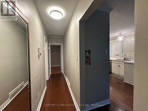 491 FAIRLAWN St in Oshawa, ON - Building Photo - Building Photo