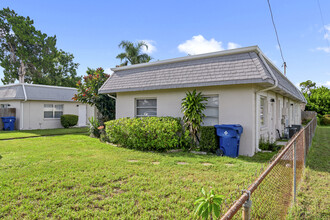 5302-5310 Trouble Creek Rd in New Port Richey, FL - Building Photo - Building Photo