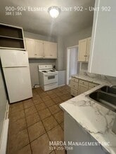 904-904 Elsmere Ave in Windsor, ON - Building Photo - Building Photo