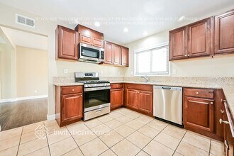 19200 Midtown Ave in Carson, CA - Foto de edificio - Building Photo