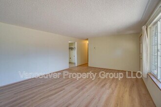 8621 NW 15th Ave in Vancouver, WA - Foto de edificio - Building Photo