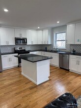 695 Shelton St in Bridgeport, CT - Building Photo - Building Photo