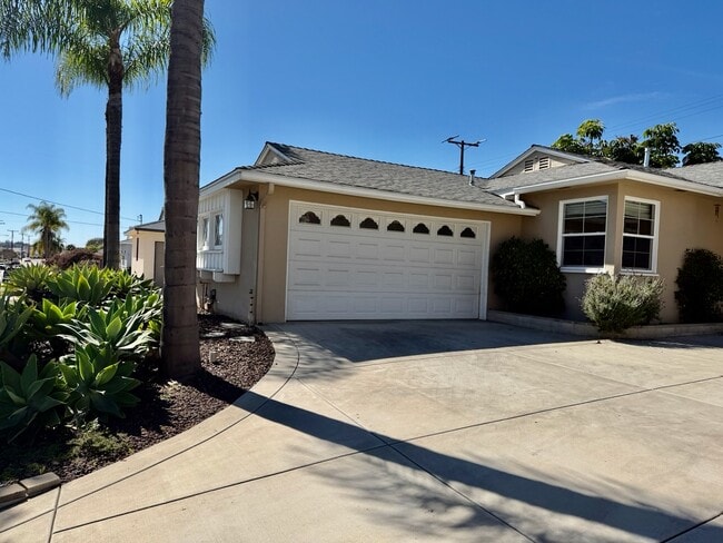 6672 Eldridge St in San Diego, CA - Building Photo - Building Photo