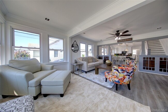 16 Roosevelt Ave in Hicksville, NY - Building Photo - Building Photo