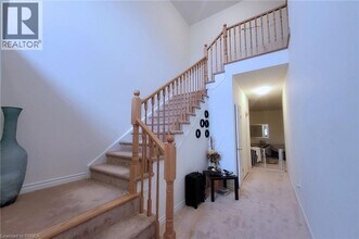 70 Hitchman St in Brant, ON - Building Photo - Building Photo
