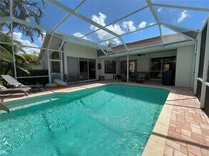 4105 Hearthstone Dr in Sarasota, FL - Building Photo - Building Photo