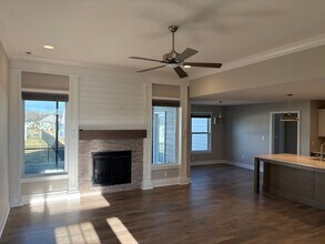 1209 Shr Acrs Lp in Columbia, MO - Building Photo - Building Photo