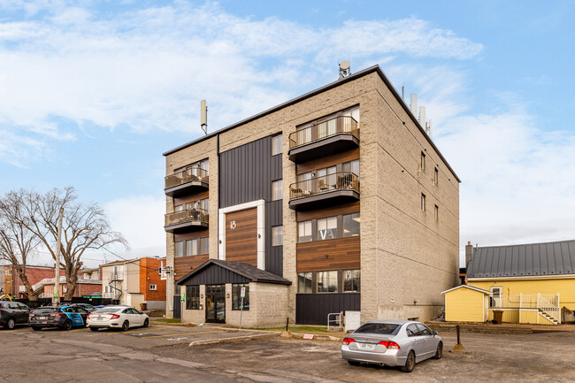 18-20 Turgeon in Ste-Thérèse, QC - Building Photo - Building Photo