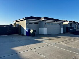 7615 E 36th Pl in Yuma, AZ - Building Photo