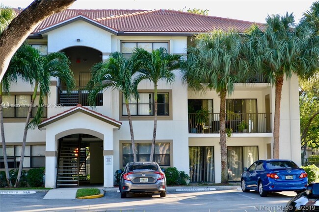 520 S Park Rd in Hollywood, FL - Foto de edificio - Building Photo