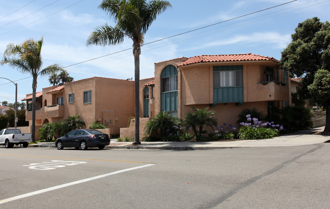 1315 Olive Ave in Huntington Beach, CA - Building Photo