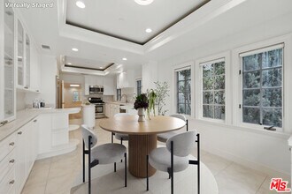 412 N Maple Dr in Beverly Hills, CA - Building Photo - Building Photo