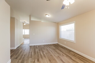 2053 E Arabian Dr in Gilbert, AZ - Building Photo - Building Photo