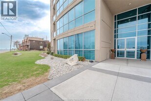 1225 Riverside Dr W in Windsor, ON - Building Photo