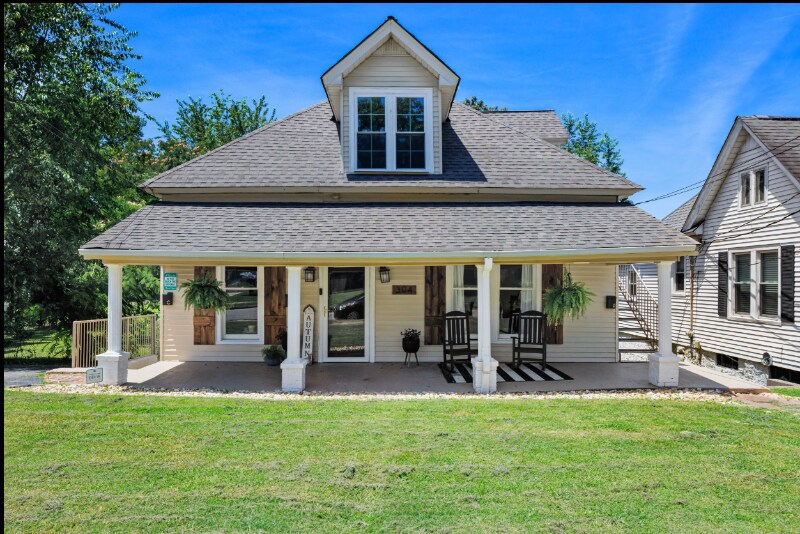 304 Plum St-Unit -B in Florence, AL - Foto de edificio