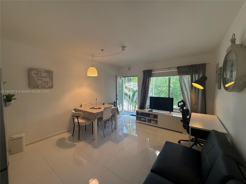 801 15th St in Miami Beach, FL - Building Photo