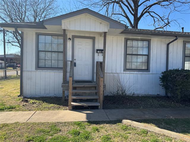 208 S Dallas St in Kaufman, TX - Building Photo