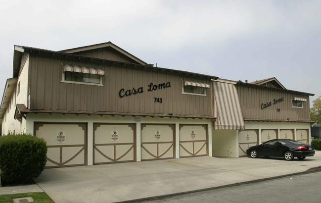 Casa Loma Apartments in Long Beach, CA - Foto de edificio - Building Photo