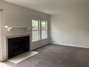 2022 Oak Park Ln, Unit TOWNHOUSE CONDO in Decatur, GA - Foto de edificio - Building Photo