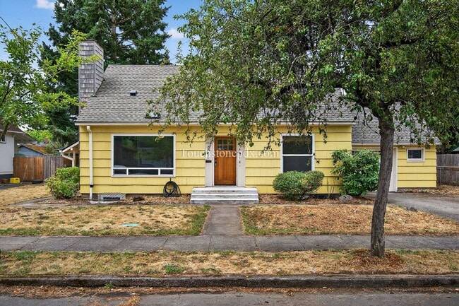 4921 SE 76th Ave in Portland, OR - Building Photo - Building Photo