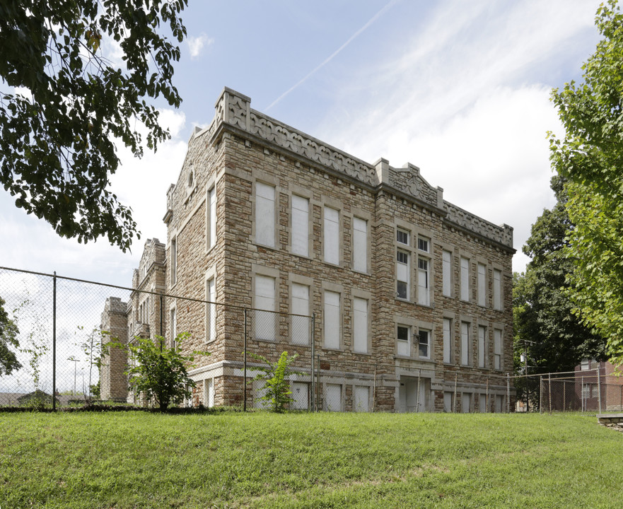 Norman School Lofts in Kansas City, MO - Building Photo