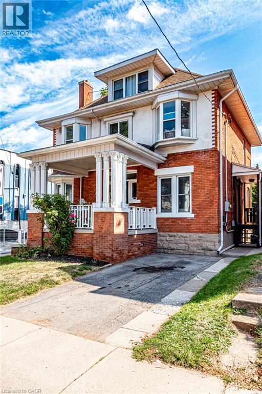11 Eastbourne Ave in Hamilton, ON - Building Photo - Building Photo