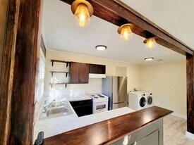 133 E 4th St, Unit #3 in Jacksonville, FL - Building Photo