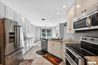 270 11th St NW in Naples, FL - Building Photo - Building Photo