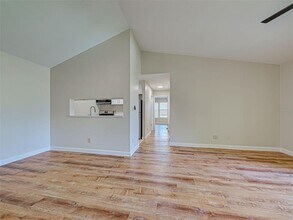 4008 Crockers Lake Blvd in Sarasota, FL - Building Photo - Building Photo