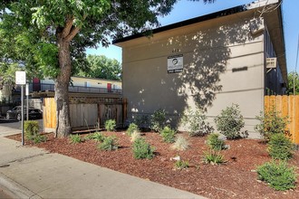 Oriental Garden Apartments in Modesto, CA - Building Photo - Building Photo