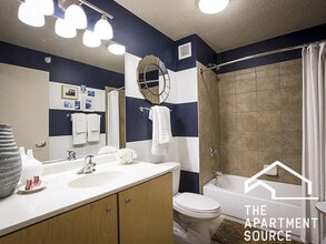 225 N Columbus Dr in Chicago, IL - Building Photo - Building Photo