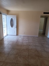 1715 W Clinton Ave in Fresno, CA - Foto de edificio - Building Photo